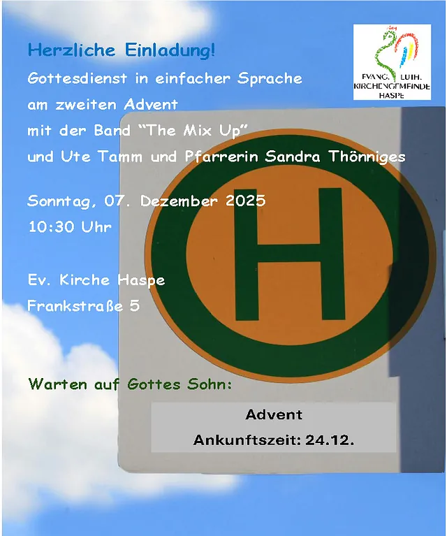 Innenansicht der Kirche mit Altar und Sitzreihen.